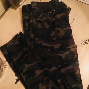 Camo VIP Jeans